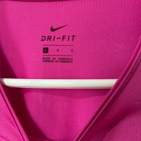 🎉4/30$🎉 Nike Dri-FIT Pink Activewear Top - Size Large - Picture 2 of 3